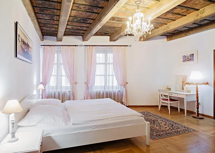 U Cerneho Medveda- At The Black Bear Apartman